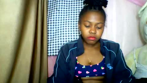 Snapshot of lara_belle chatting on May 2026 06:56:02 PM lara_belle online show from May 2026 06:56:02 PM