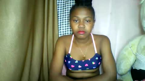 Snapshot of lara_belle chatting on May 2026 07:08:01 PM lara_belle online show from May 2026 07:08:01 PM