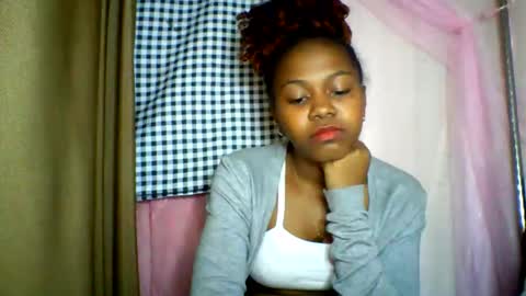 Snapshot of lara_belle chatting on June 2026 03:07:01 AM lara_belle online show from June 2026 03:07:01 AM