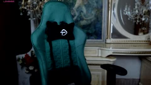 lara_benson_ online show from November 2025 10:48:02 AM