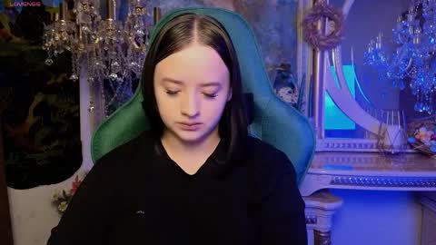 lara_benson_ online show from April 2026 05:21:02 PM