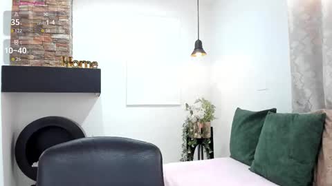 Snapshot of lara_martin chatting on November 2025 07:45:02 PM 700 200 online show from November 2025 07:45:02 PM