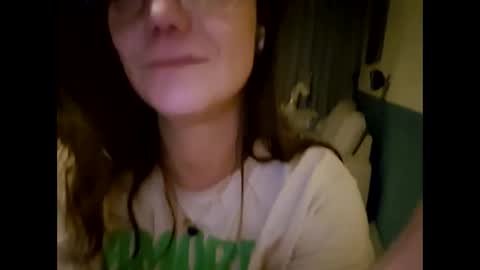 Snapshot of laraa333 chatting on January 2025 09:40:01 PM Little online show from January 2025 09:40:01 PM