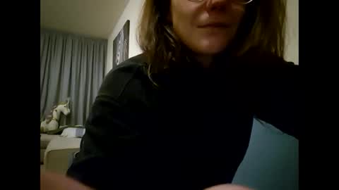 Snapshot of laraa333 chatting on January 2025 01:50:01 AM Little online show from January 2025 01:50:01 AM