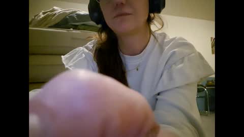 Snapshot of laraa333 chatting on January 2025 09:17:02 PM Little online show from January 2025 09:17:02 PM