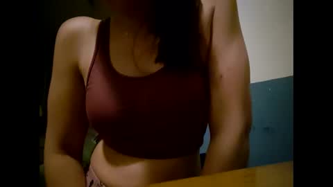 Snapshot of laraa333 chatting on February 2025 10:29:02 PM Little online show from February 2025 10:29:02 PM