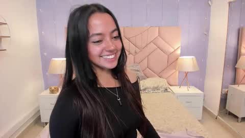 Snapshot of laraa_rous chatting on September 2025 02:22:01 AM lara online show from September 2025 02:22:01 AM
