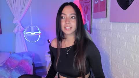 Snapshot of laraa_rous chatting on September 2025 04:03:01 AM lara online show from September 2025 04:03:01 AM
