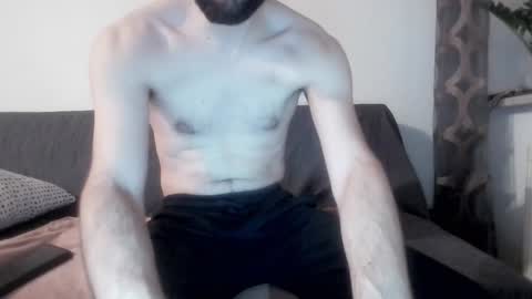 laraaan online show from February 2025 04:54:01 PM