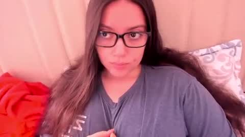 Snapshot of laracamille chatting on April 2026 02:52:02 PM lara online show from April 2026 02:52:02 PM