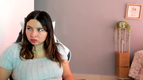 Lara online show from June 2026 03:59:01 PM