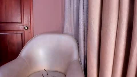 Snapshot of laragoldd chatting on February 2026 01:02:02 AM Lara Gold online show from February 2026 01:02:02 AM