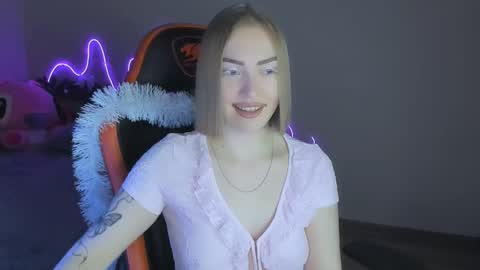 LaraKrein lk online show from December 2025 04:00:01 PM