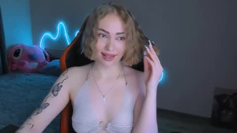 LaraKrein lk online show from April 2026 03:47:02 PM