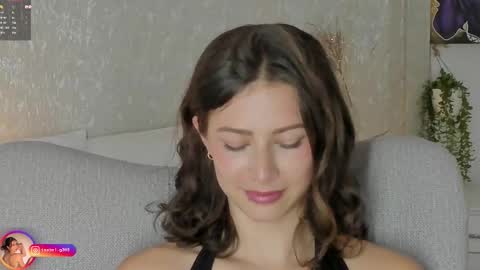 Lara  online show from November 2025 01:54:02 PM