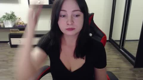 Snapshot of laralianna chatting on October 2025 12:34:02 PM Laralianna online show from October 2025 12:34:02 PM