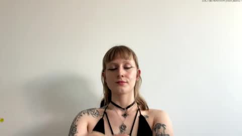 Lara online show from May 2026 03:52:02 PM