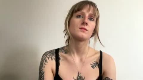 Snapshot of larasweetgirl chatting on July 2026 04:02:01 PM Lara online show from July 2026 04:02:01 PM