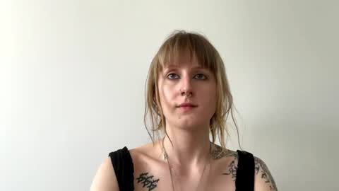 Snapshot of larasweetgirl chatting on July 2026 03:48:02 PM Lara online show from July 2026 03:48:02 PM