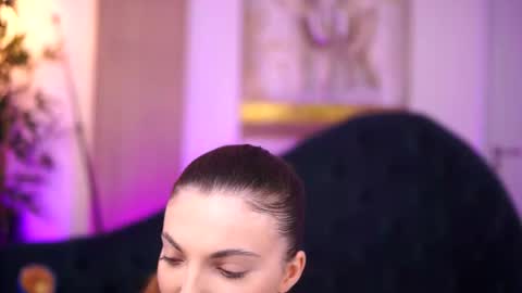 Snapshot of larasynn chatting on October 2025 09:33:01 AM Lara online show from October 2025 09:33:01 AM