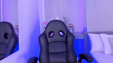 Laura online show from July 2026 10:30:02 PM