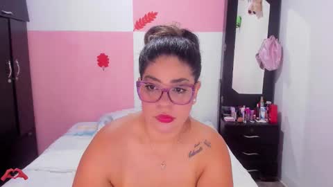 Snapshot of laris_park chatting on October 2025 08:38:01 AM laris_park online show from October 2025 08:38:01 AM