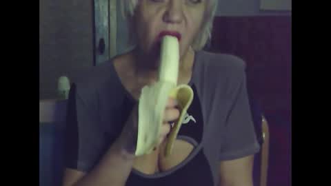 Snapshot of larisaq4ugo24 chatting on February 2025 09:29:01 PM larisaq4ugo24 online show from February 2025 09:29:01 PM