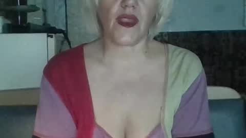 Snapshot of larisaq4ugo24 chatting on November 2025 10:37:01 AM larisaq4ugo24 online show from November 2025 10:37:01 AM