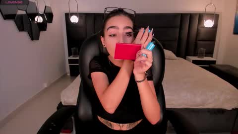 Larisa Smirnov online show from March 2026 03:47:01 AM