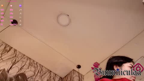 Snapshot of larissa01_ chatting on October 2025 02:48:02 AM Lari online show from October 2025 02:48:02 AM