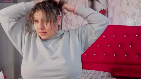 Snapshot of larissa_antonella chatting on November 2025 03:53:02 AM larissa_antonella online show from November 2025 03:53:02 AM