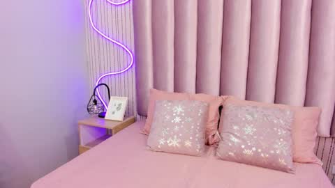 Valentina online show from October 2025 02:06:01 PM