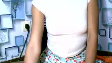 Snapshot of larra27 chatting on October 2025 09:45:01 PM Malala online show from October 2025 09:45:01 PM