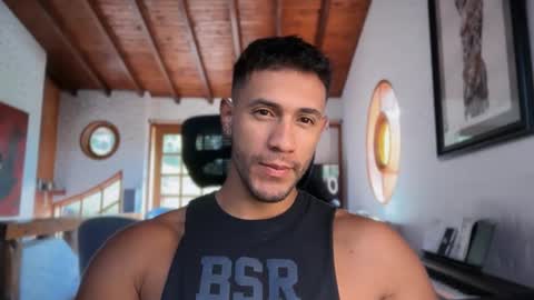 Snapshot of larry_jones chatting on October 2025 01:17:02 PM andrew online show from October 2025 01:17:02 PM