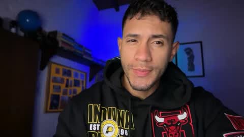 Snapshot of larry_jones chatting on October 2025 01:09:01 PM andrew online show from October 2025 01:09:01 PM