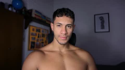 Snapshot of larry_jones chatting on October 2025 01:31:02 PM andrew online show from October 2025 01:31:02 PM