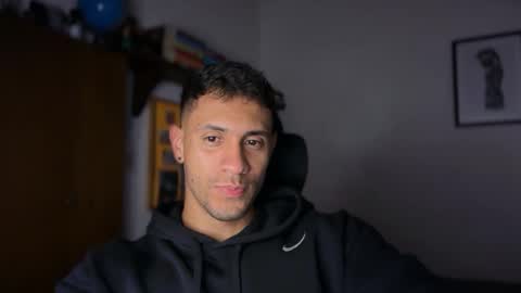 Snapshot of larry_jones chatting on October 2025 01:39:01 AM andrew online show from October 2025 01:39:01 AM