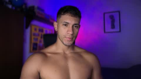 Snapshot of larry_jones chatting on November 2025 01:21:02 PM andrew online show from November 2025 01:21:02 PM