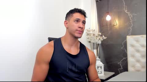 Snapshot of larry_jones chatting on November 2025 01:11:02 PM andrew online show from November 2025 01:11:02 PM