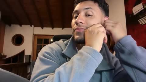 Snapshot of larry_jones chatting on February 2026 12:16:02 AM andrew online show from February 2026 12:16:02 AM