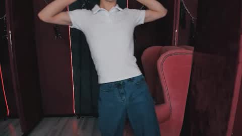 Snapshot of larry_project chatting on November 2025 02:02:02 AM Larry online show from November 2025 02:02:02 AM