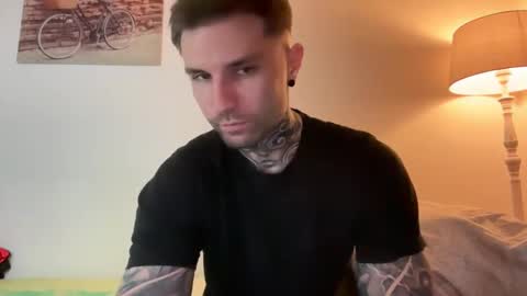 Snapshot of larsskeet chatting on December 2025 02:37:01 PM larsskeet online show from December 2025 02:37:01 PM