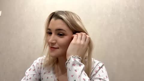 Snapshot of laruebaral chatting on March 2026 09:10:01 PM Betty online show from March 2026 09:10:01 PM