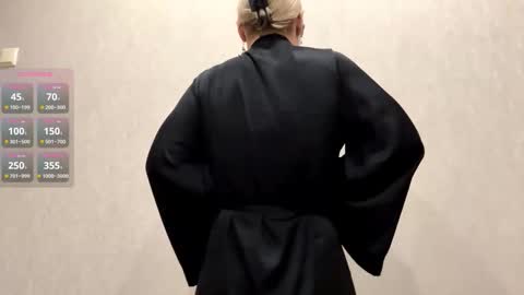 Snapshot of laruebaral chatting on March 2026 09:11:01 PM Betty online show from March 2026 09:11:01 PM