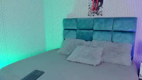 Lary  online show from December 2025 09:45:01 PM