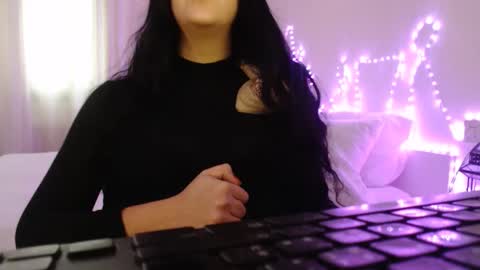 Auri online show from February 2026 03:27:02 PM