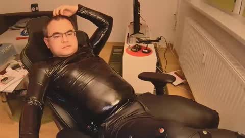 latexboy893 online show from December 2025 12:26:02 AM