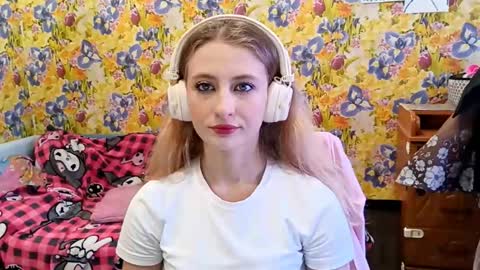 Snapshot of laticiacalicutt chatting on October 2025 07:53:01 AM Amelia online show from October 2025 07:53:01 AM