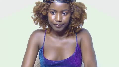 latiffaah_xx online show from March 2026 12:12:02 PM