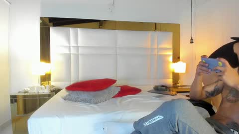 Johana y Santiago online show from February 2025 09:58:01 AM